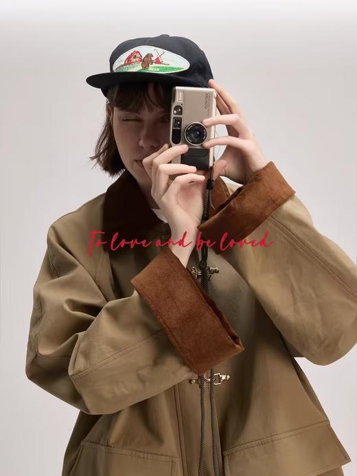 shyshystill/shy202403039/特别飞机扣拼色立体感廓形短风衣 商品图0