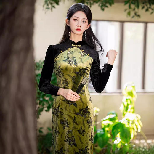 YG-2471绿色复古风长袖拼接旗袍2024年秋季新款日常可穿改良新中式 商品图2