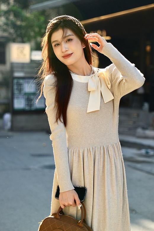 SIA SAYLOR 米灰色法式优雅蝴蝶结针织连衣裙 19785 商品图4