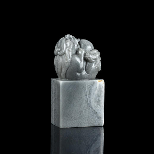 孤品2024007：手工精雕寿山石鸡母窝狮钮扁章-2.1*3.2*6.5cm练字落款送礼佳品 商品图2