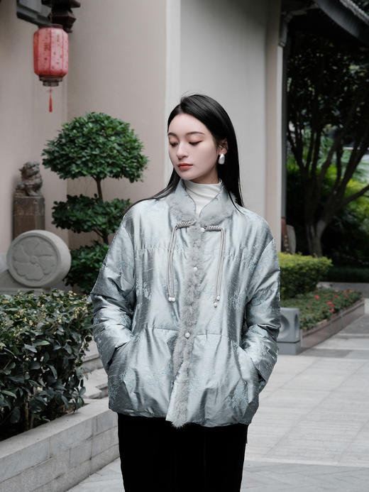 售罄|盛唐牡丹| 玄青绿双宫丝水貂鹅绒服 商品图0