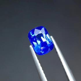 1.07ct刻面蓝宝石裸石
