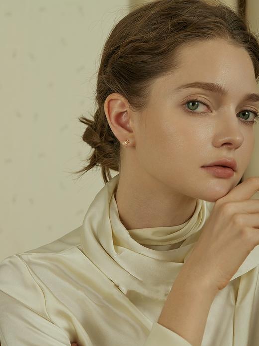 Oflye潮流饰品   S925银交叉玉髓耳钉女新款精致通勤耳环轻奢秋冬高级感耳饰 商品图2