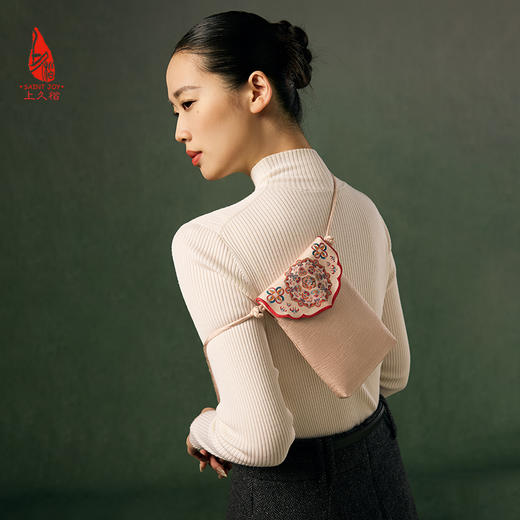 SAINTJOY/上久楷礼盒  锦蛇献瑞  宋锦挂件SPS24A06  斜挎包BWS24B1301 商品图7
