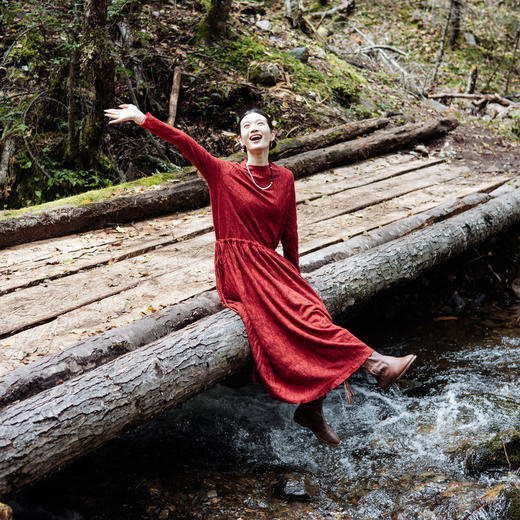 绽放旅行女装208朵/重磅全羊毛天丝系带长袖连衣裙2024枣红色长裙 商品图0