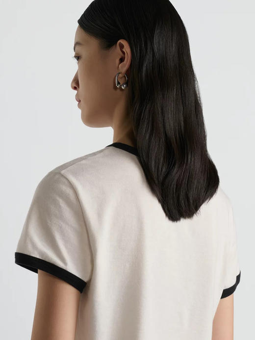 CD 2024新款 女士 经典蜜蜂图案 植绒LOGO 休闲百搭撞领短袖T恤 特惠 Z-12106 商品图2