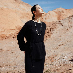 绽放752朵/【鹤绒系列】冬季中式盘扣圆领系带开衩毛绒感套头毛衫