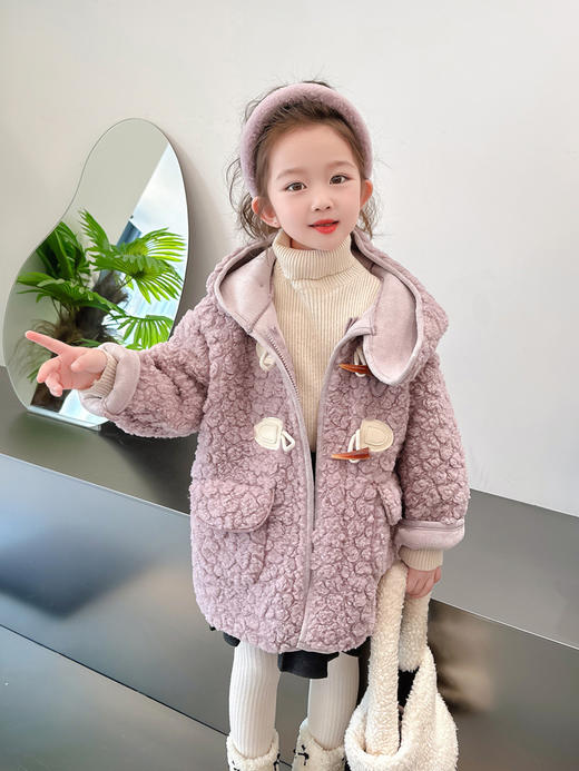 【时尚可爱毛毛连帽大衣，连帽领口，百搭舒适】女童羊羔绒外套 秋冬新款 洋气儿童加绒上衣秋装 宝宝加厚童装-QQ 商品图2
