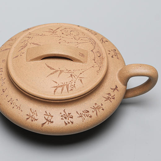 国高工何觅出品黄金段照今虚扁紫砂壶 商品图4