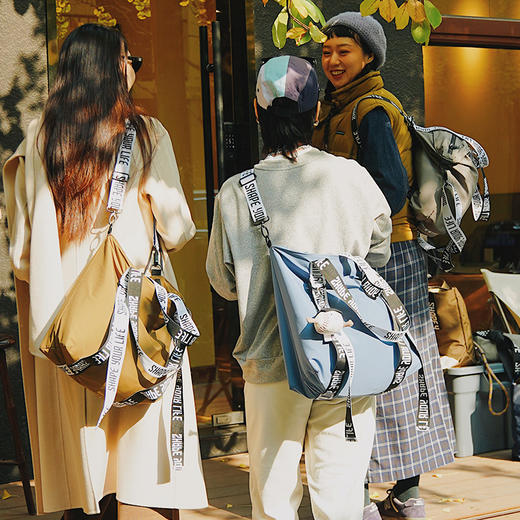 【趁早文创】趁早轻便休闲单肩斜挎手拎双肩包大容量多功能时尚旅行包通勤包 商品图4