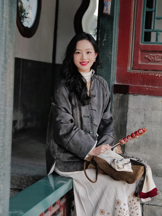 馥郁花田 繁花香云纱玉蝉蝙蝠盘扣蚕丝棉中式小袄 山林曦照 商品图3