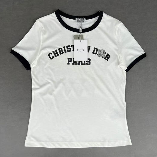 CD 2024新款 女士 经典蜜蜂图案 植绒LOGO 休闲百搭撞领短袖T恤 特惠 Z-12106 商品图4