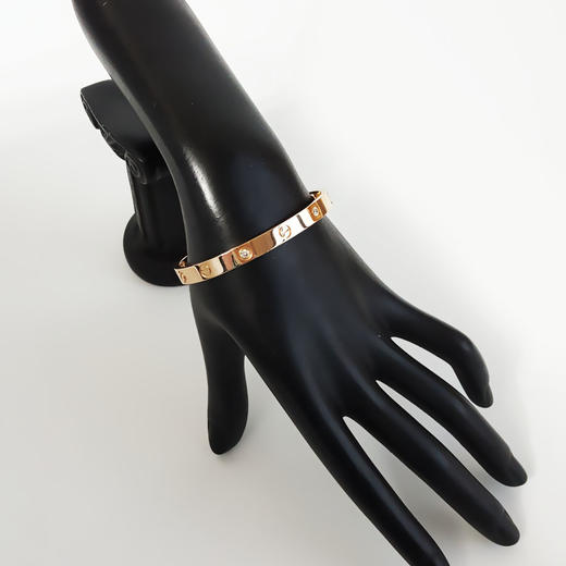 【95新】Cartier卡地亚LOVE B603601718K玫瑰金宽版四钻LOVE四代手镯17号231124NJ09 现售价：43300 商品图6