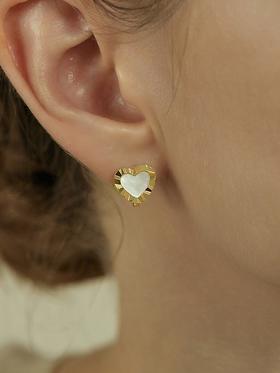 Oflye潮流饰品  黑白双面爱心耳环新款车花围边心形精致时尚耳扣