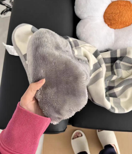 老米优品🎈好物分享。韩代同款《毛绒加厚格纹午休多功能盖毯》办公室午睡，宅家追剧神器！温暖毛绒披肩毯子，百搭好物~ 商品图3