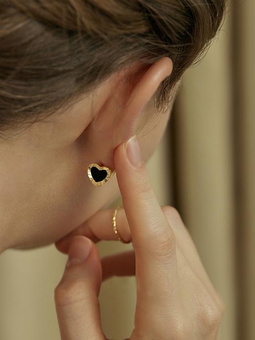 Oflye潮流饰品  黑白双面爱心耳环新款车花围边心形精致时尚耳扣 商品图2