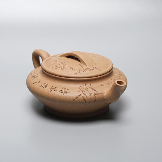 国高工何觅出品黄金段照今虚扁紫砂壶 商品图2