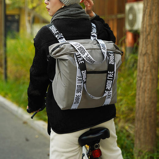 【趁早文创】趁早轻便休闲单肩斜挎手拎双肩包大容量多功能时尚旅行包通勤包 商品图3