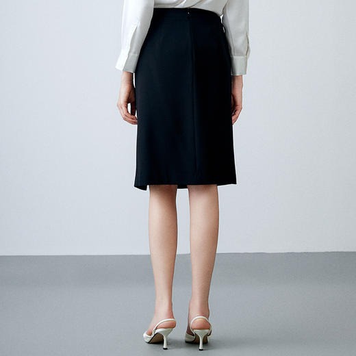 EITIE爱特爱春季新品时尚干练纯色纽扣装饰半身裙7706406 商品图4