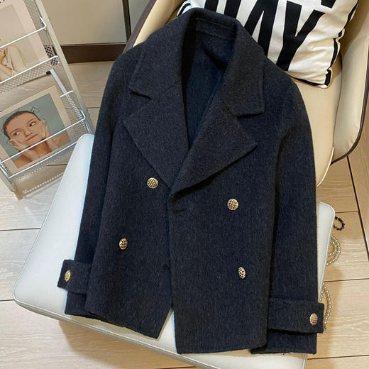 澳毛短款大衣 商品图5
