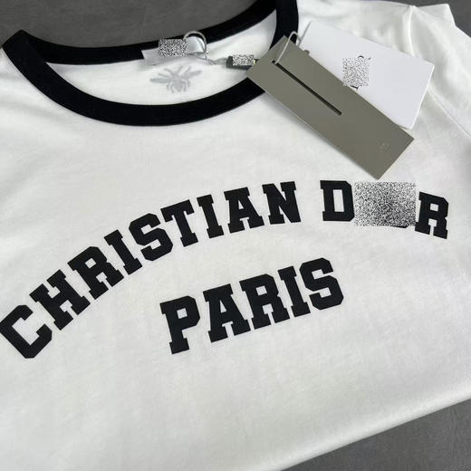 CD 2024新款 女士 经典蜜蜂图案 植绒LOGO 休闲百搭撞领短袖T恤 特惠 Z-12106 商品图5