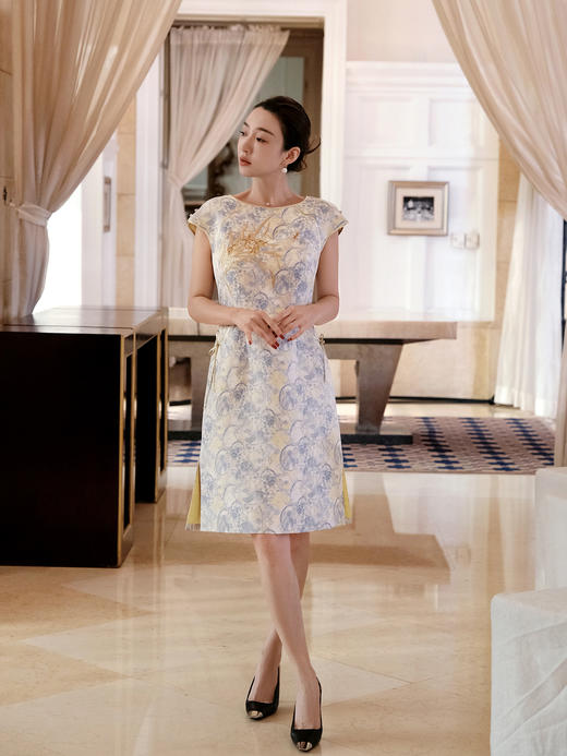 东方境X郭培| 金色兰花刺绣提花旗袍 商品图0