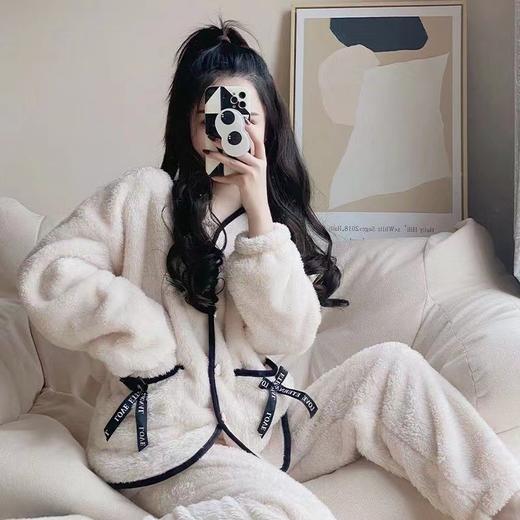 【柔软慵懒❗️珊瑚绒保暖套装】精致细腻，超显气质，自由舒适❗️高级感秋冬季女长袖宽松毛绒女士新款家居服加厚加绒睡衣 商品图3