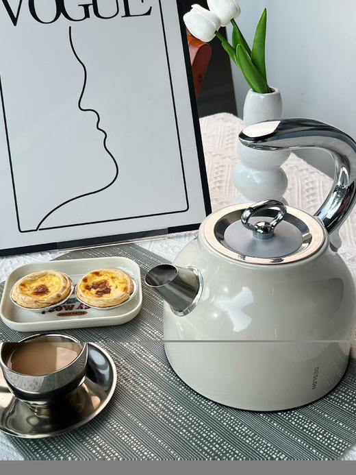 🔥【DESLON德世朗 电热水壶DDQ-SH205T】🍅1. 仿古造型结合时尚色彩，🌸高贵典雅，让厨房更加光彩舰丽; 🔺2. 大容量壶身，🥰304不锈钢内壁与发热盘 商品图2