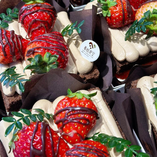 草莓方形裸蛋糕（约10点做好） 商品图1