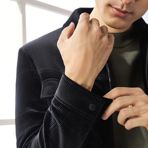 柒牌灯芯绒翻领夹克2024秋冬新款时尚潮流几何印花黑色茄克衫外套127K71060 商品图2