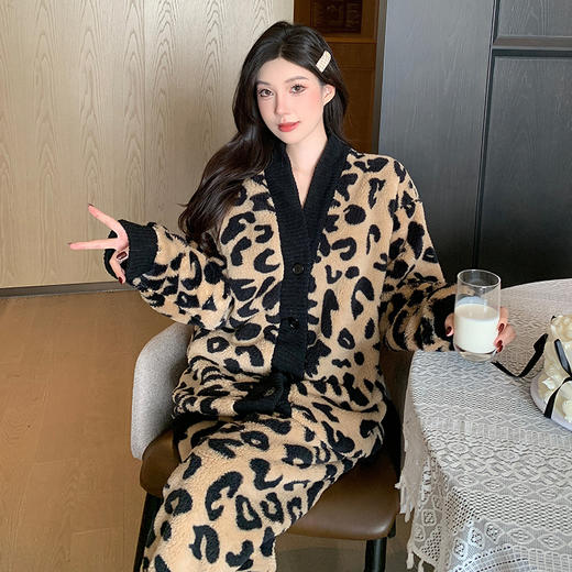 【甜美性感❗️豹纹珊瑚绒睡衣】高颜值可萌可盐，沉睡的“吸睛体"❗️少女女款冬季加绒加厚新款法兰绒秋冬款家居服 商品图2