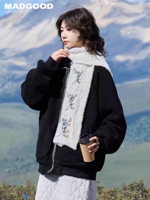 马得工地/MDGDSP244378/腊肠狗提花仿貂毛长围巾 商品图0