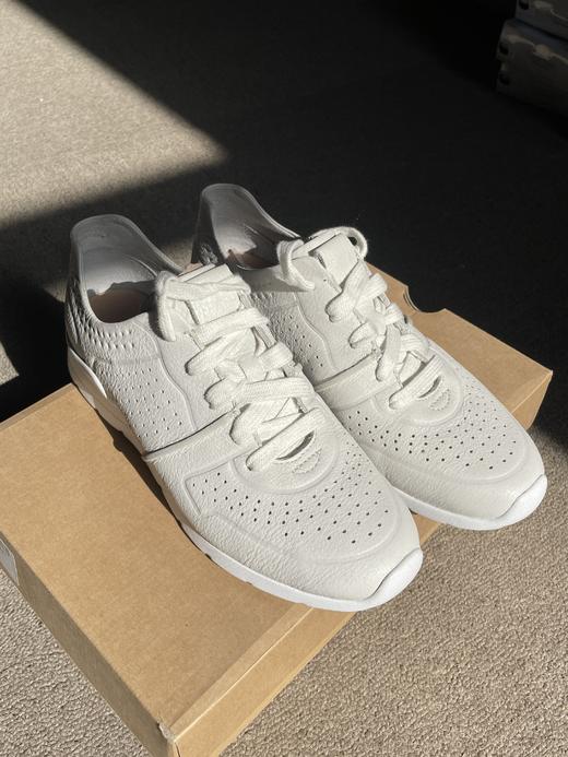 【超惠秒】UGG 女士 软质真皮轻便舒适运动休闲鞋 11345 商品图1