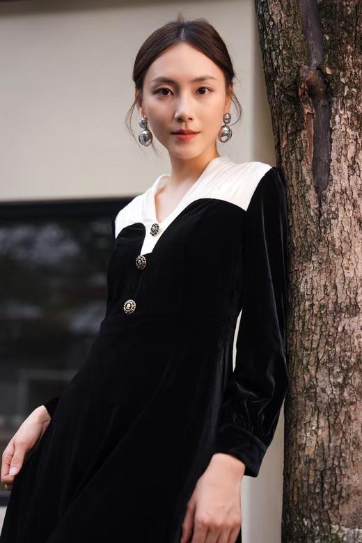 4F 芊之美连衣裙 商品图0