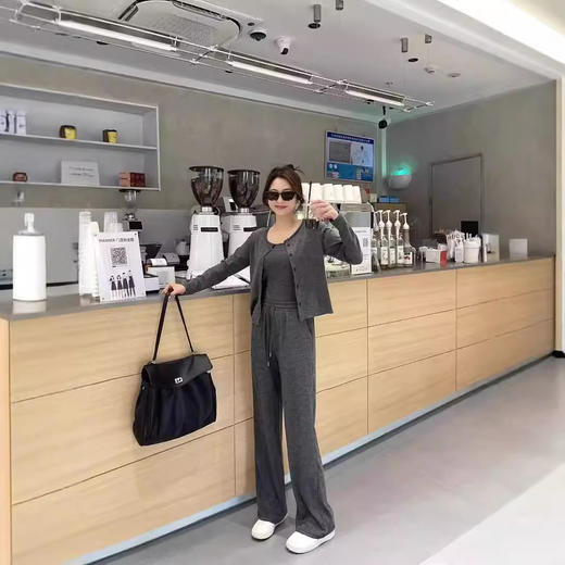 「3件套！慵懒松弛风」运动休闲糯米套装女2024新款宽松开衫吊带阔腿裤三件套上衣下装 商品图1