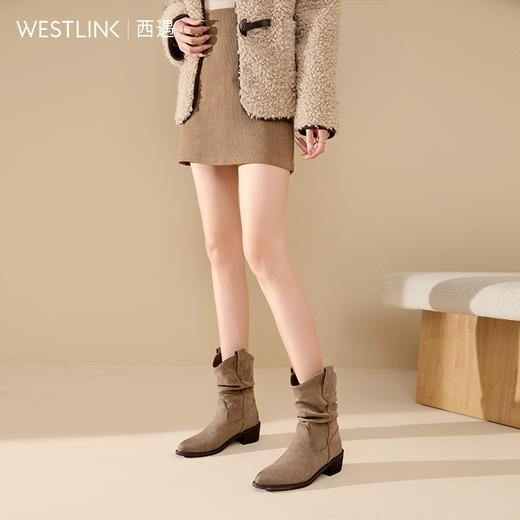 西遇尖头堆堆靴女冬季加绒新款复古V口西部牛仔靴粗跟短靴子V4147856 商品图3