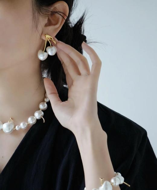 H方 珍珠车厘子耳钉 商品图1