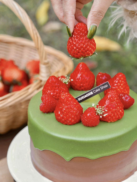 【开心果巧克力草莓】不额外添加一粒糖和一滴色素，所有的绿源自开心果本色，所有的甜源自巧克力本味 商品图4