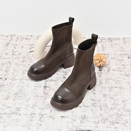 经典鲨2024年冬季新款时尚拼接圆头粗跟加绒保暖平底短靴女KW296-D58011 商品图3