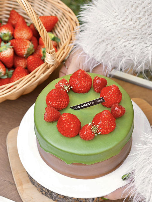 【开心果巧克力草莓】不额外添加一粒糖和一滴色素，所有的绿源自开心果本色，所有的甜源自巧克力本味 商品图1