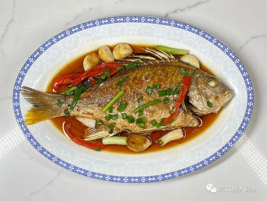 黄脚腊，也叫(潮汕俗称)胶辣鱼、黄鳍鲷、赤翅、黄立鱼，腊鱼，黄腊，立鱼。世界上z好吃的鱼！
一条6两左右，一箱3条 商品图1