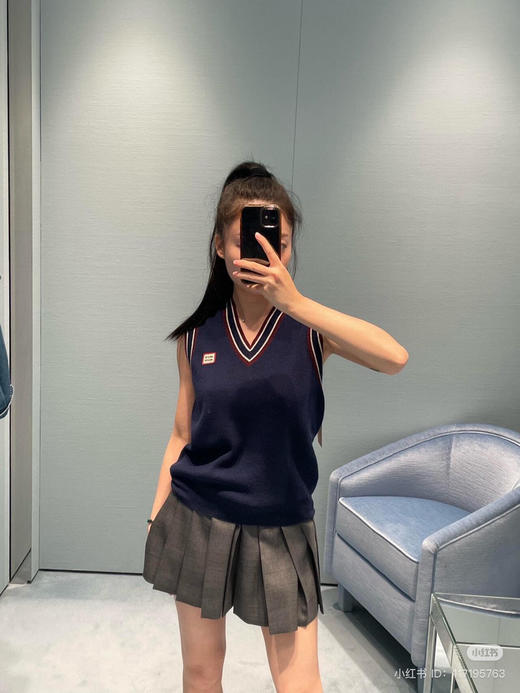 1127-8 渠道夯货Miu25款早春学院风系列羊绒羊毛马甲 我穿42刚好 商品图8