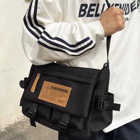 斜跨包男女大容量高级感轻便时尚潮酷运动单肩包密文斜跨包