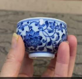 柴窑青花缠枝莲杯