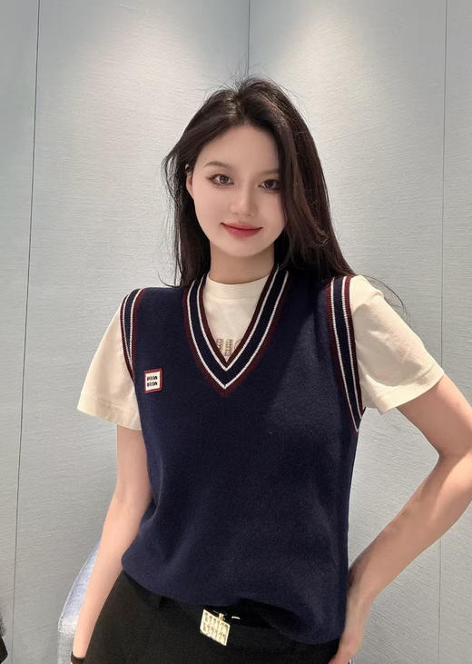 1127-8 渠道夯货Miu25款早春学院风系列羊绒羊毛马甲 我穿42刚好 商品图0