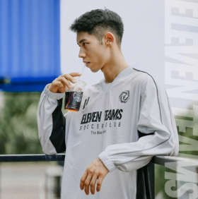 Eleventeams V领套头卫衣