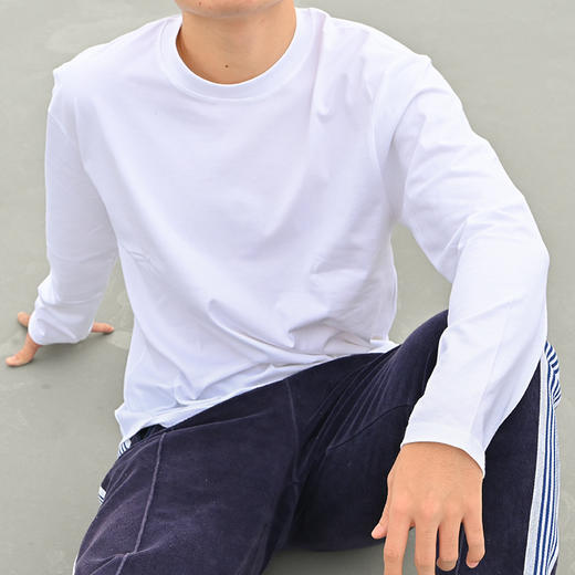 肃心匠作简约长袖T恤220g重磅两件装 随性基础日常百搭款 自然亲肤舒适好穿挺括有型上衣 黑色/白色 商品图4