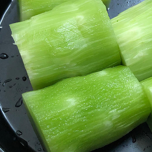 四川三青贡笋，味道鲜美，清香爽口，自带一丝丝甜味，真正的好品种，好产地，远离城市污染！跟北京这边的青笋完全不一样哦！去皮真空包装，2-2.5斤，2根 商品图0