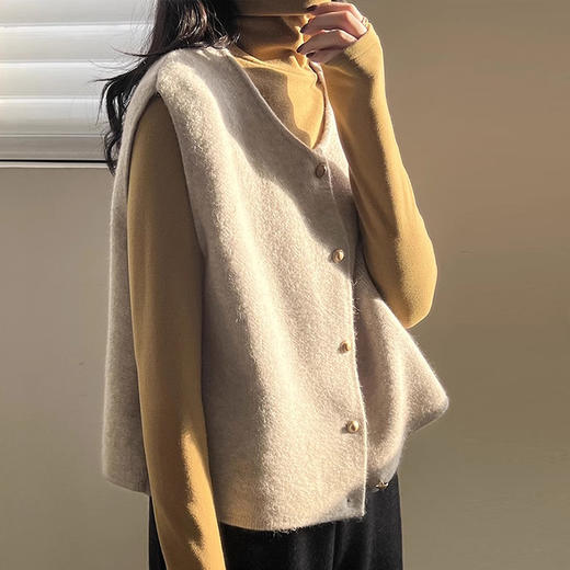 轻奢淑女风针织马甲| 圆领单排扣 宽松百搭 叠穿坎肩背心上衣【均码】 商品图4