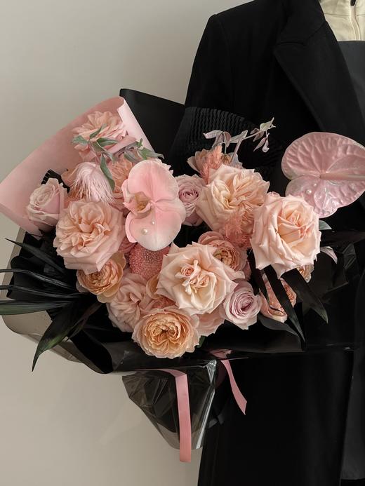 只为伊人 · 蝴蝶兰花束 商品图1